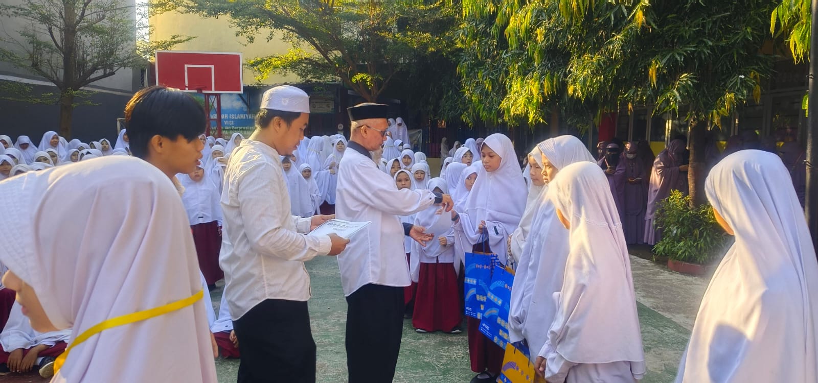 Semarak Literasi di SDIT Wahdah Islamiyah 01 Makassar: Lomba Kreatif Peringati Tiga Hari Besar Perpustakaan